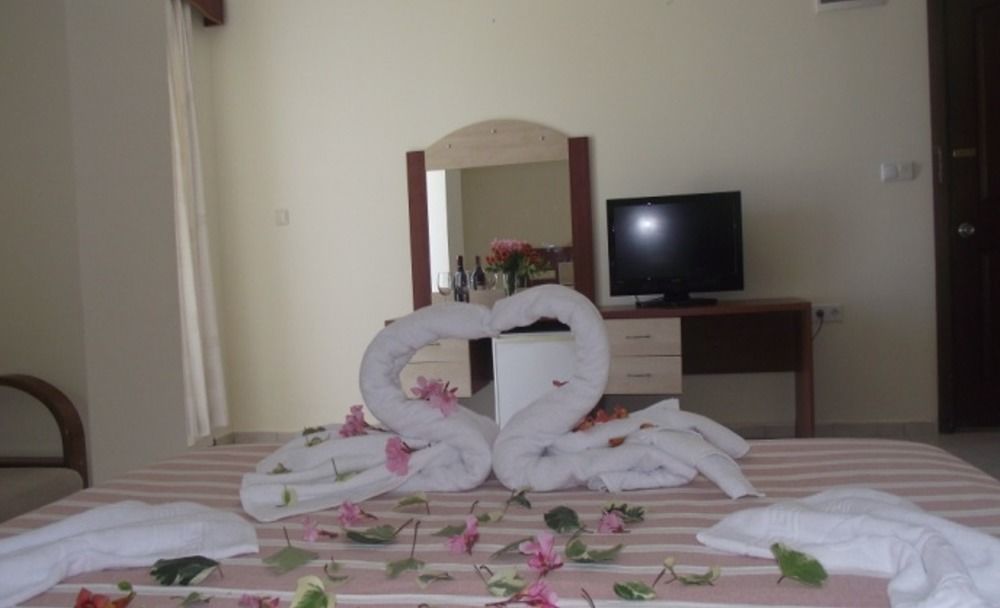 Ado Beach Hotel Turgutreis Eksteriør billede